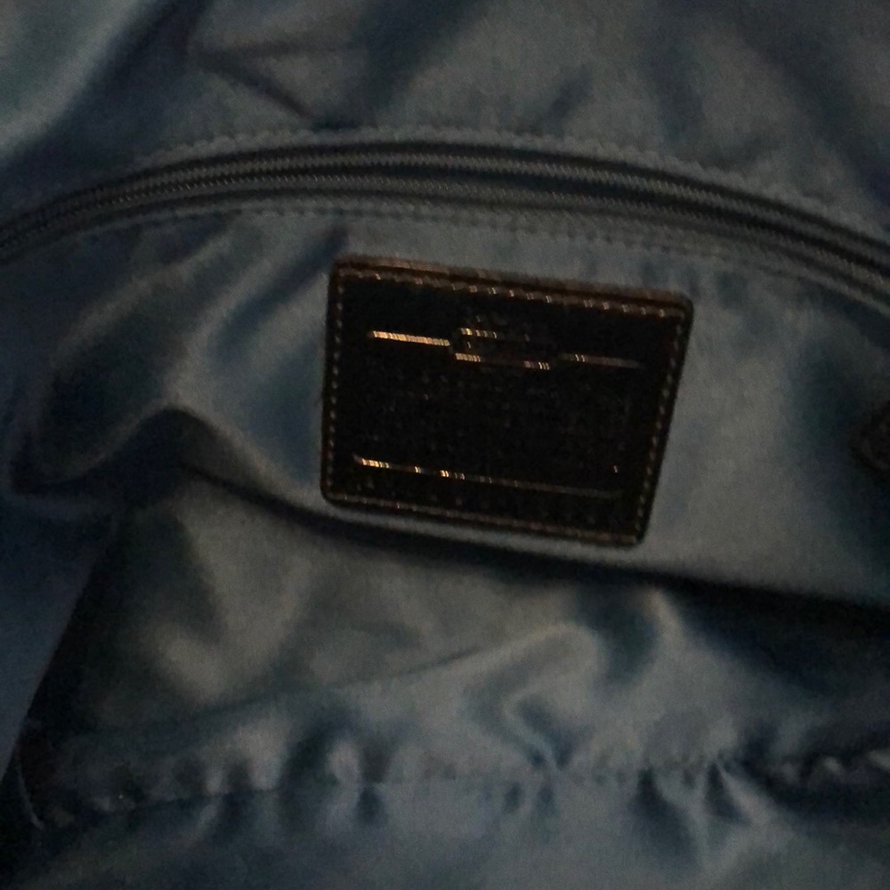 Authentic Coach Signature handbag - Picture 5 of 5